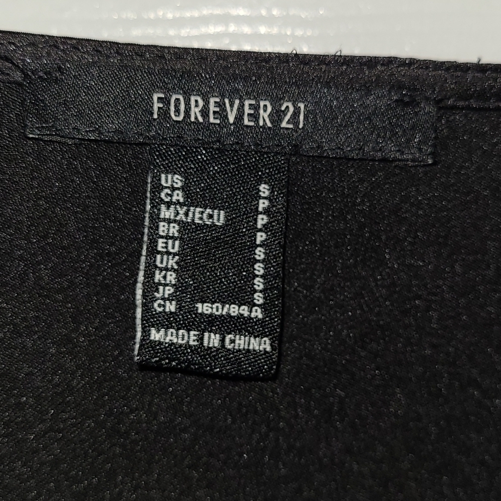 Forever 21 Black Satin-Like Vneck Adjustable Crop Top Long Sleeve Side Zipper SM - Picture 4 of 12